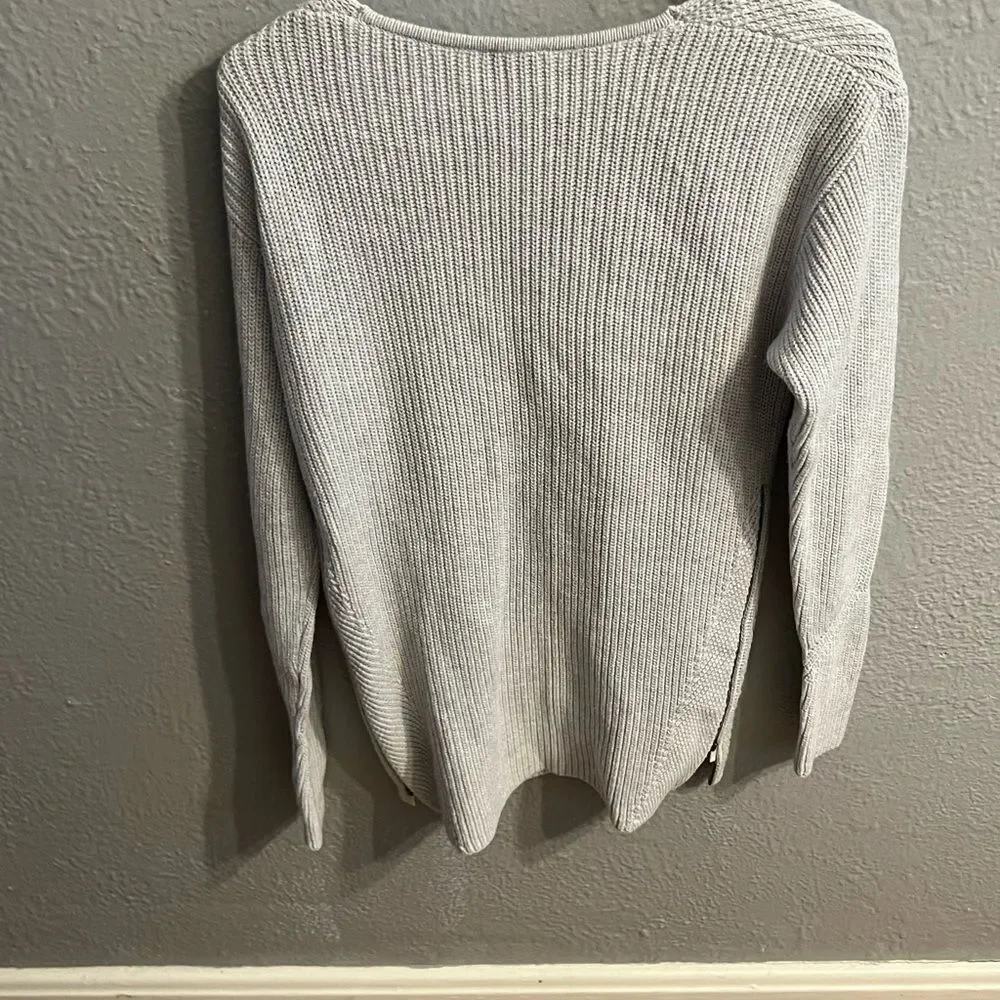 Women's Cabi ‎ Gray V-neck sweater oversized Size XS - Picture 5 of 7